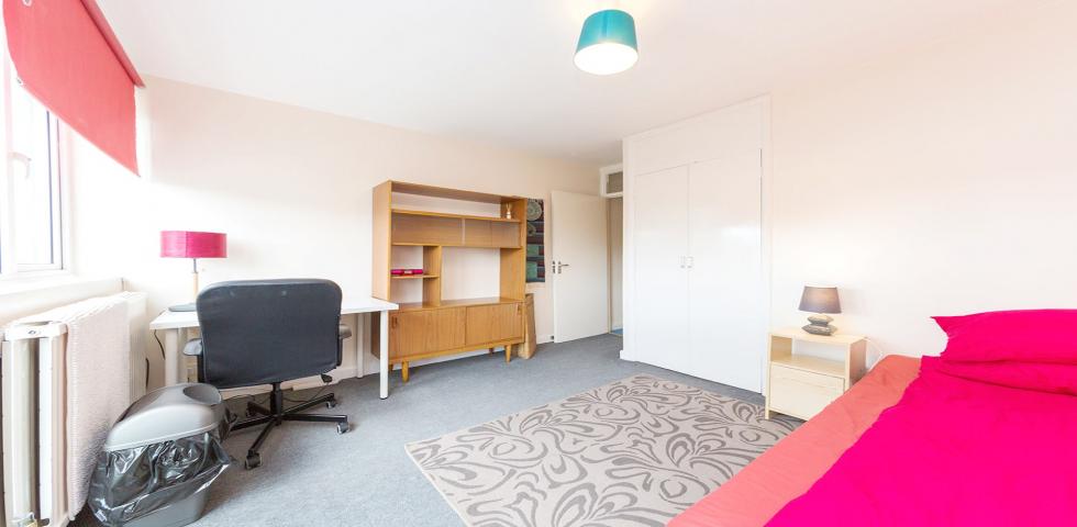 			3 Bedroom, 1 bath, 1 reception Flat			 Willesden Lane , WILLESDEN GREEN 